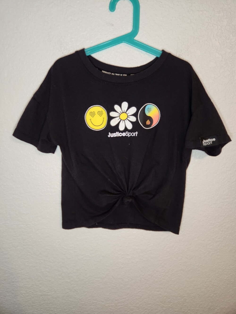 Justice Sport girls' knot-front t-shirt playful emoji and daisy graphics 10 M
